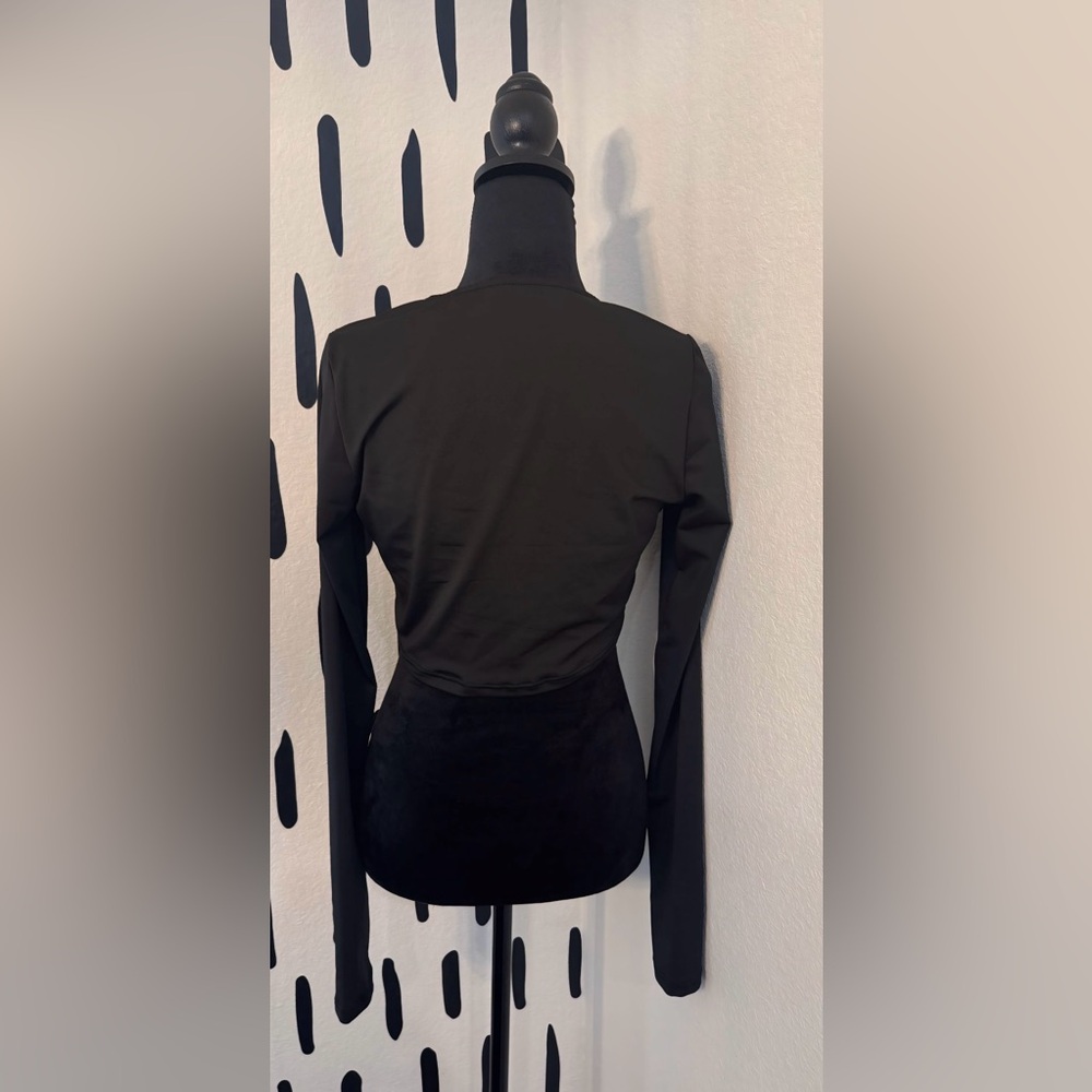 NWOT - Piece Lace-Up Crop Top & Ruched Leggings Set – Black, Sexy Fit - Picture 5 of 7